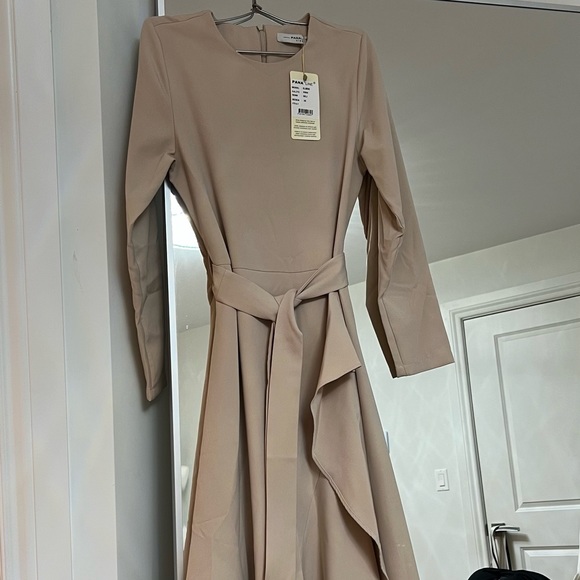 Pink maxi long sleeve ruffle dress - Picture 3 of 4